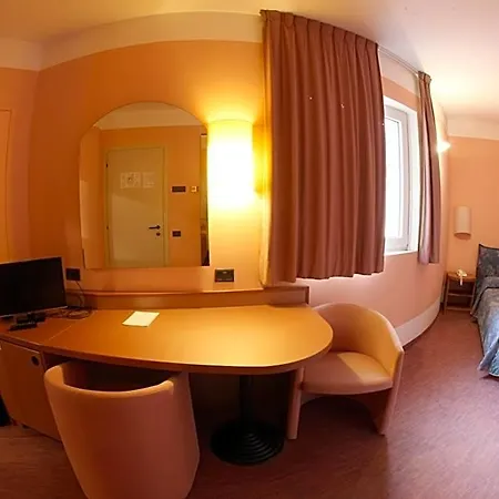 Hotel Etoile Du Nord 3*