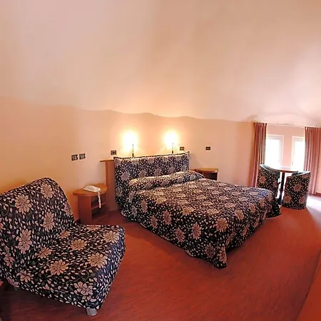 Hotel Etoile Du Nord 3*